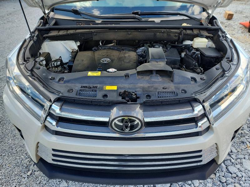 Продаж на аукціоні авто 2018 Toyota Highlander, vin: 5TDDZRFH5JS848379, номер лоту: 61790546