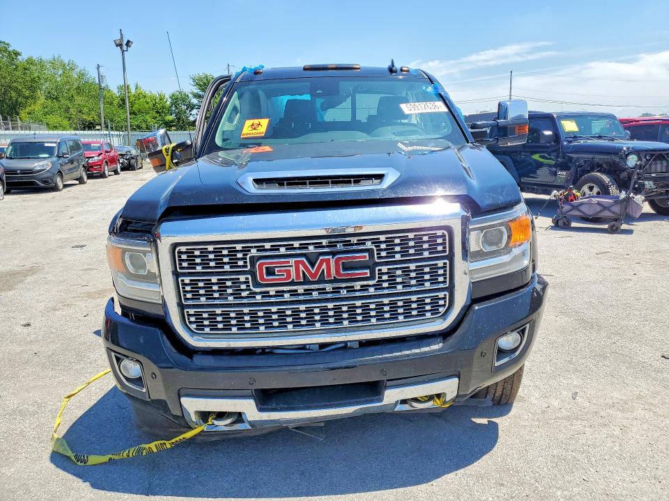 59912636 :رقم المزاد ، 1GT42YEY5JF243150 vin ، 2018 Gmc Sierra مزاد بيع