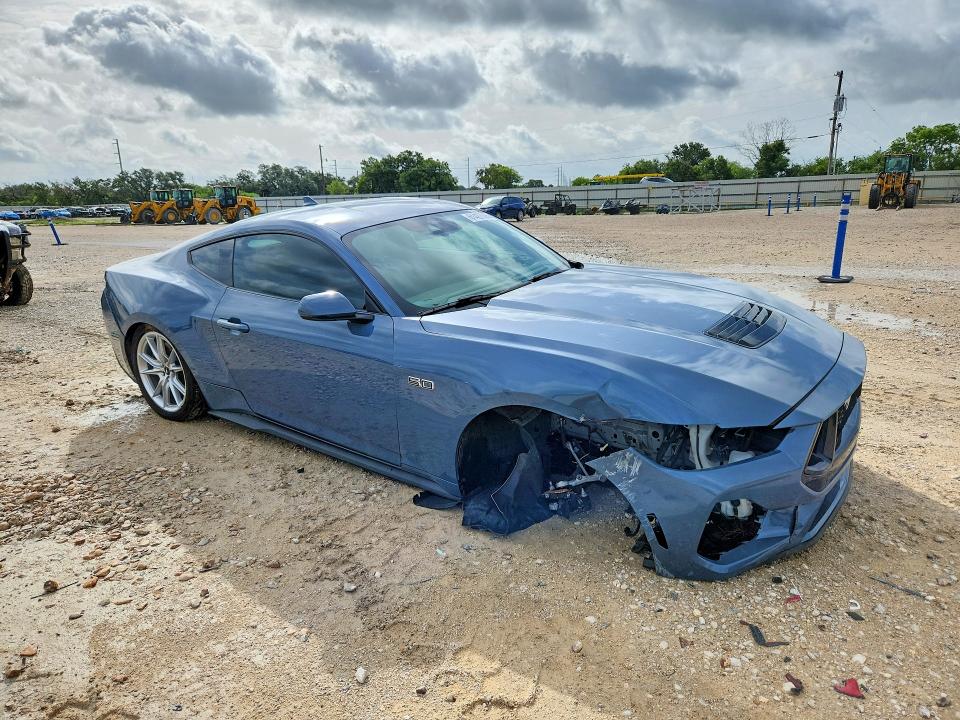 61422806 :رقم المزاد ، 1FA6P8CF6T5405894 vin ، 2026 Ford Mustang مزاد بيع