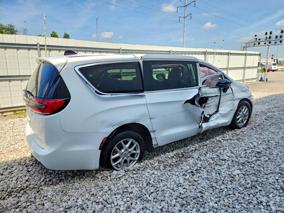 Продажа на аукционе авто 2024 Chrysler Pacifica, vin: 2C4RC1BG2RR168112, номер лота: 59824466