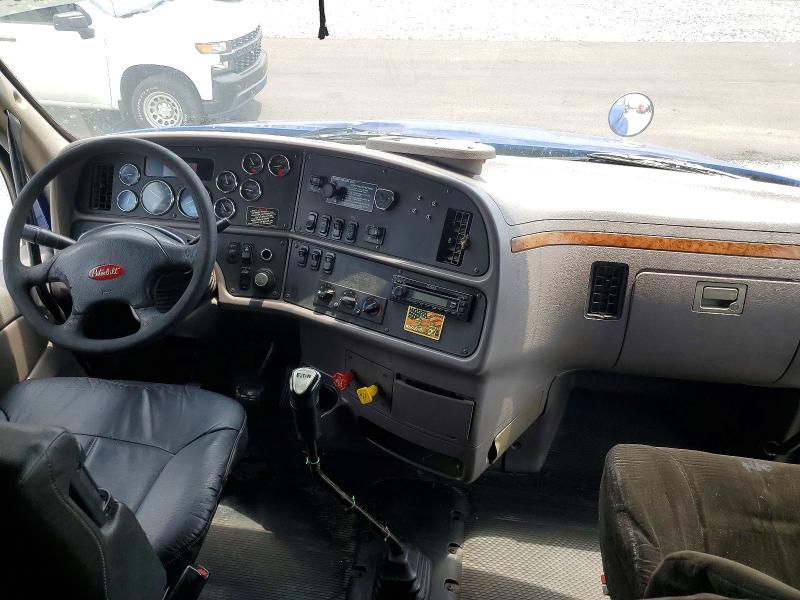 62275136 :رقم المزاد ، 1XP7D49X1BD102377 vin ، 2011 Peterbilt 387 مزاد بيع