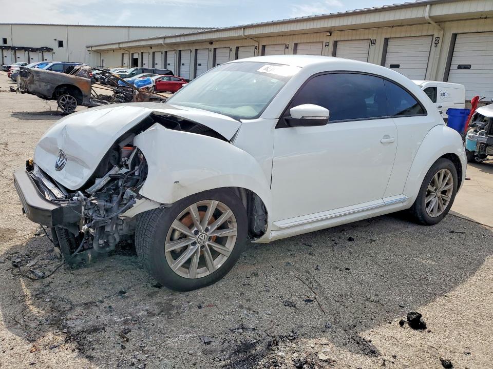 Auction sale of the 2018 Volkswagen Beetle, vin: 3VWFD7AT4JM714189, lot number: 62108146