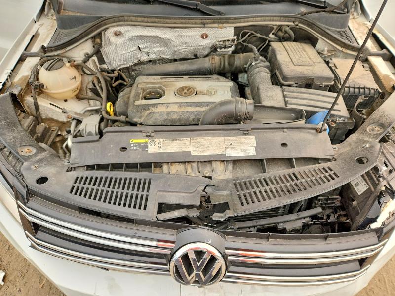60817746 :رقم المزاد ، WVGSV7AX2HK015030 vin ، 2017 Volkswagen Tiguan مزاد بيع