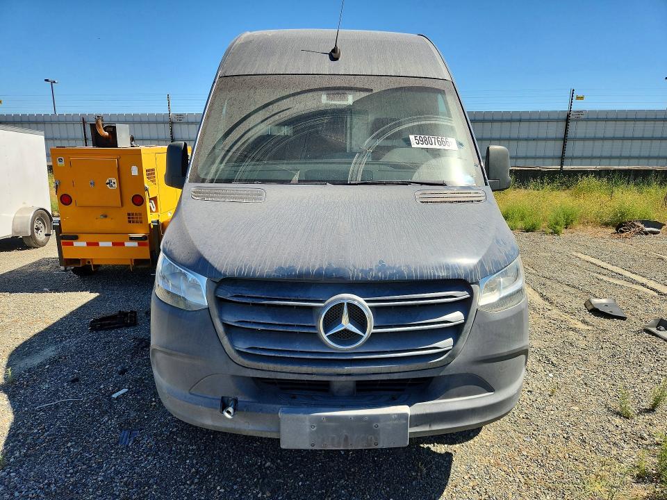 59807666 :رقم المزاد ، WD4PF0CD9KP034482 vin ، 2019 Mercedes-benz Sprinter مزاد بيع