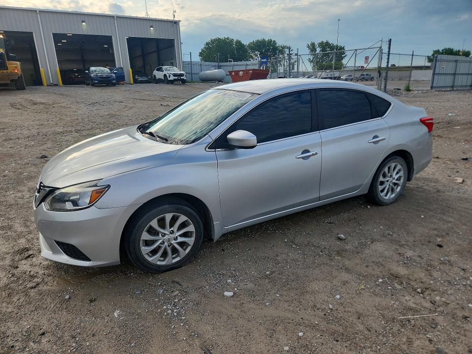62845906 :رقم المزاد ، 3N1AB7AP5JY278437 vin ، 2018 Nissan Sentra مزاد بيع