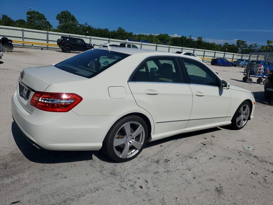 61359916 :رقم المزاد ، WDDHF5GB0AA074123 vin ، 2010 Mercedes-benz E مزاد بيع