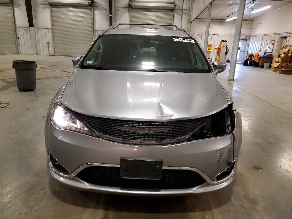 60470306 :رقم المزاد ، 2C4RC1BG8JR149181 vin ، 2018 Chrysler Pacifica مزاد بيع