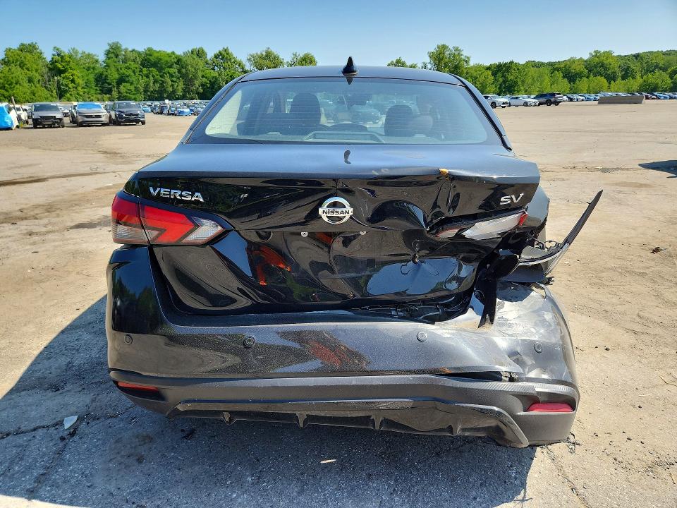 61796226 :رقم المزاد ، 3N1CN8EV2NL845771 vin ، 2022 Nissan Versa مزاد بيع