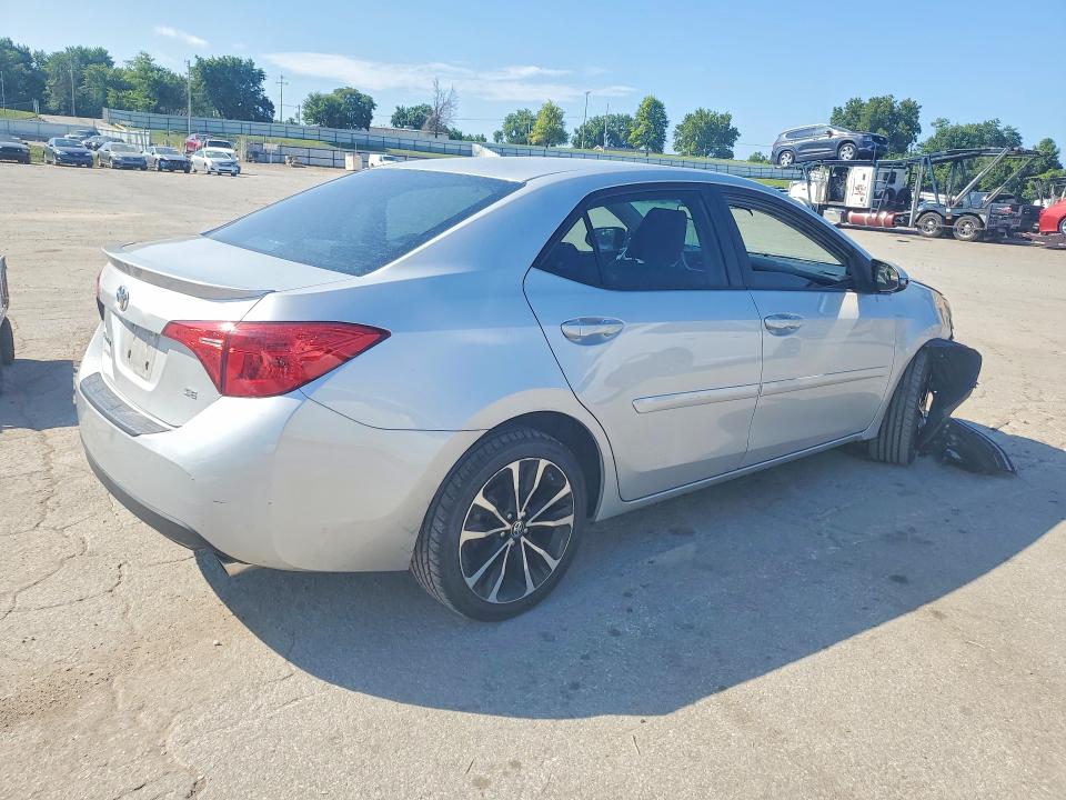 Продаж на аукціоні авто 2018 Toyota Corolla, vin: 5YFBURHE8JP793850, номер лоту: 61494056