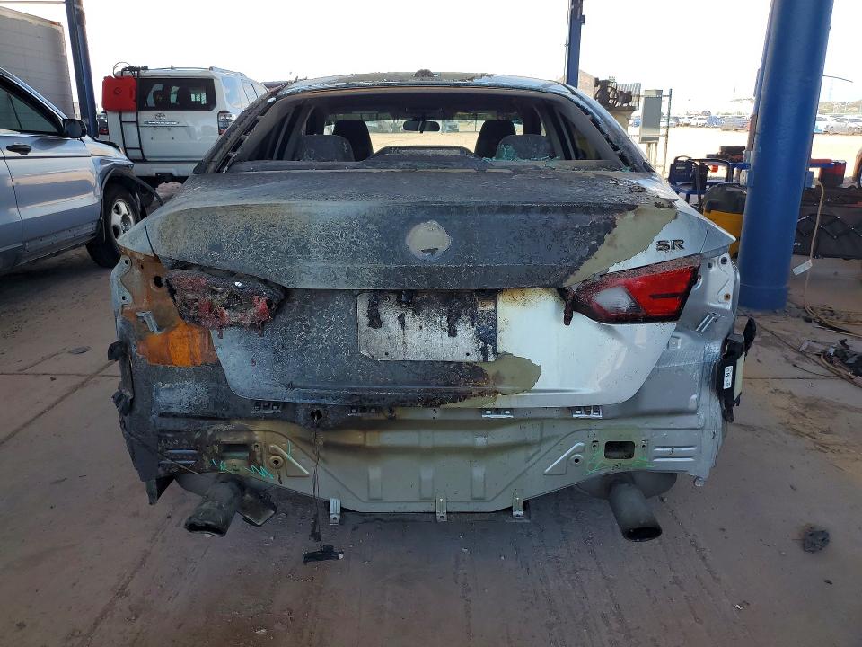 61059106 :رقم المزاد ، 1N4BL4CVXMN411869 vin ، 2021 Nissan Altima مزاد بيع