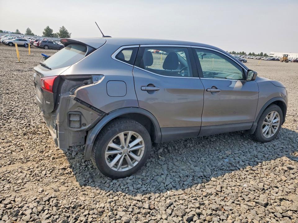 2017 Nissan Rogue Sport მანქანა იყიდება აუქციონზე, vin: JN1BJ1CR7HW143805, აუქციონის ნომერი: 62622136
