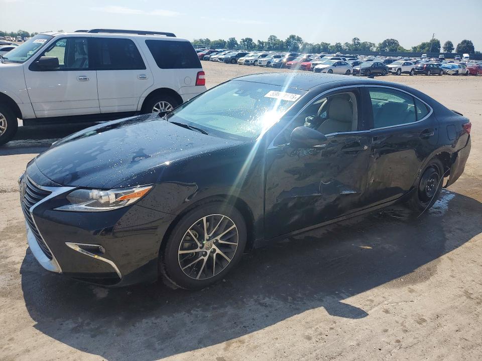 59810536 :رقم المزاد ، 58ABK1GG1GU032653 vin ، 2016 Lexus Es مزاد بيع