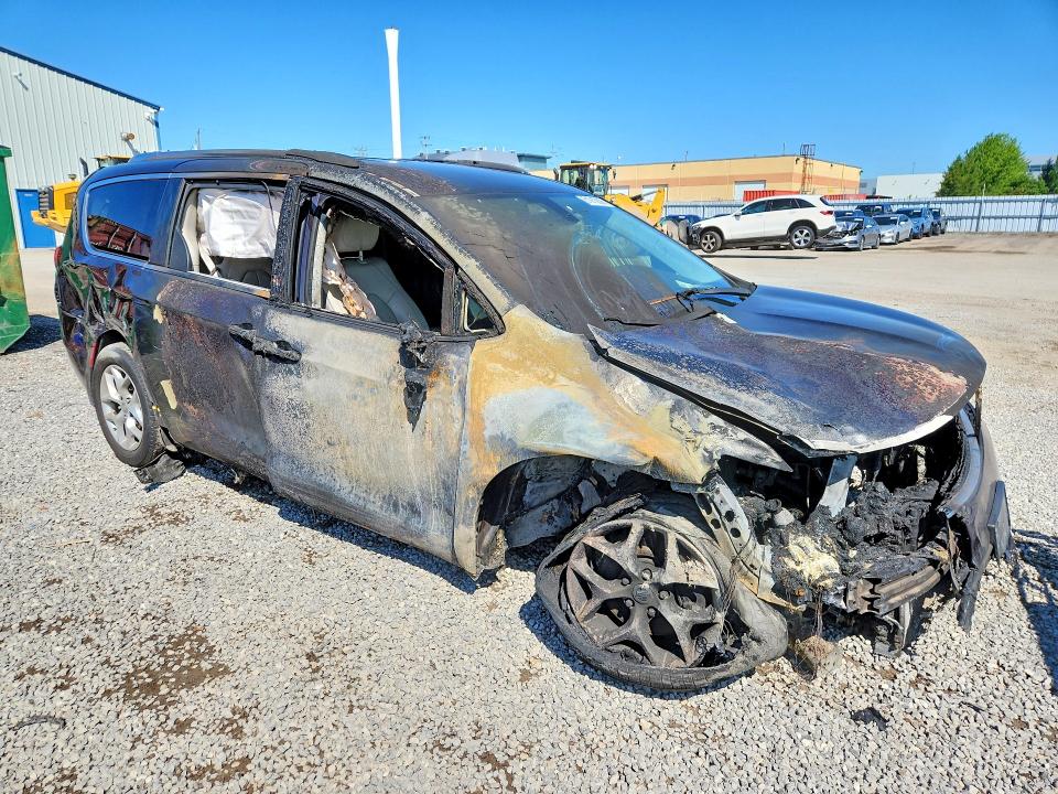 Продаж на аукціоні авто 2018 Chrysler Pacifica, vin: 2C4RC1EG7JR204716, номер лоту: 61913836