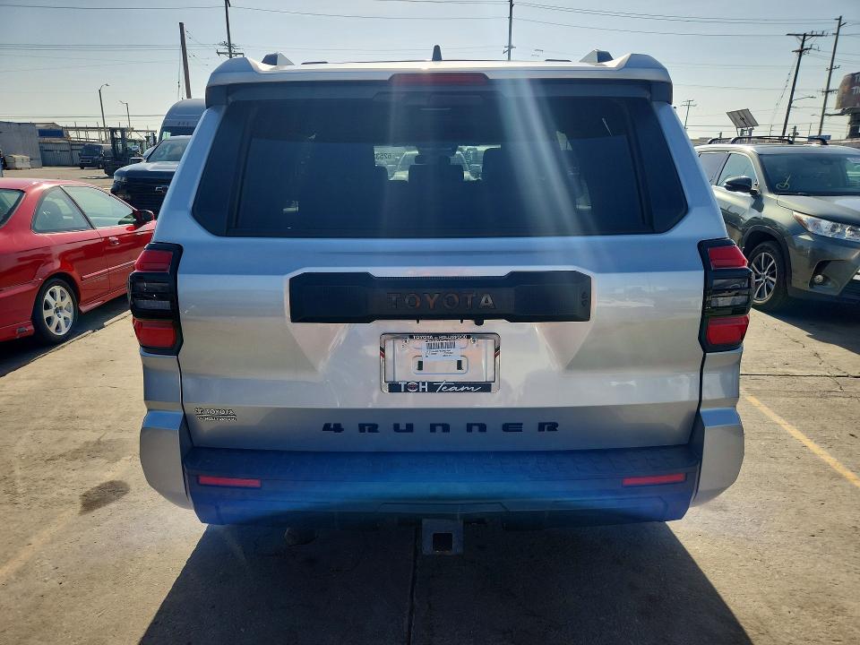 62533686 :رقم المزاد ، JTEVA5AR7S5003489 vin ، 2025 Toyota 4runner مزاد بيع
