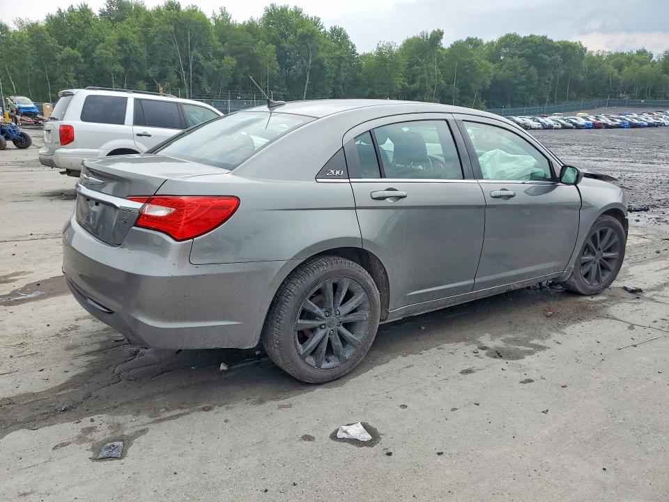 61877546 :رقم المزاد ، 1C3CCBCGXDN524729 vin ، 2013 Chrysler 200 مزاد بيع