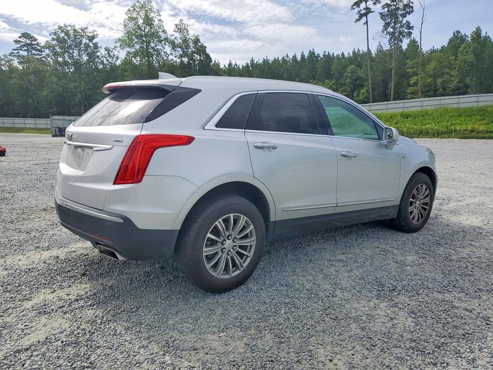 62164896 :رقم المزاد ، 1GYKNBRS1HZ270561 vin ، 2017 Cadillac Xt5 مزاد بيع