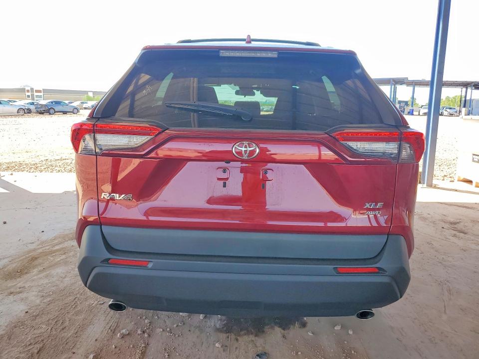 62484186 :رقم المزاد ، 2T3P1RFV9MW190563 vin ، 2021 Toyota Rav4 مزاد بيع