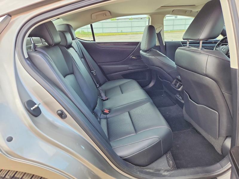 62101726 :رقم المزاد ، 58ABZ1B11KU048696 vin ، 2019 Lexus Es مزاد بيع