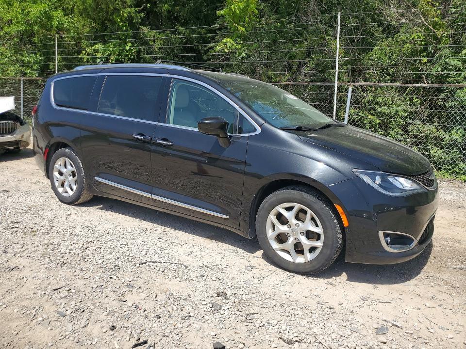 58767246 :رقم المزاد ، 2C4RC1EG5JR122208 vin ، 2018 Chrysler Pacifica مزاد بيع