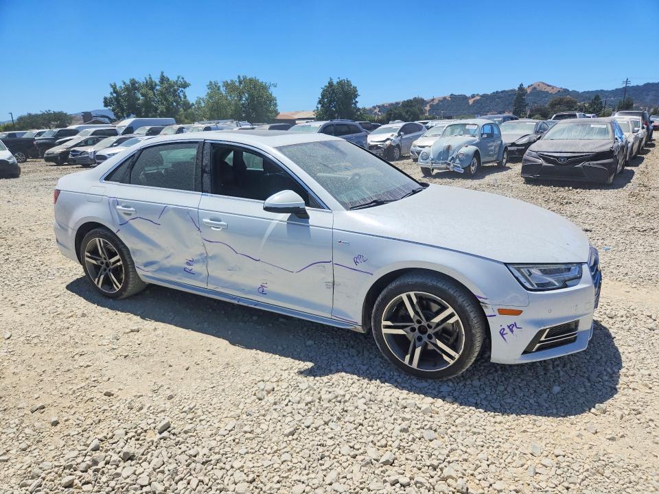 Продажа на аукционе авто 2018 Audi A4, vin: WAULMAF40JN012040, номер лота: 63603076