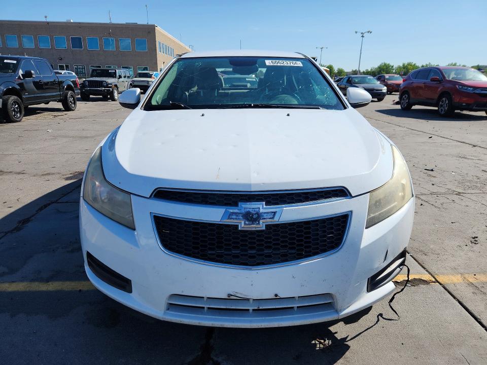 60623766 :رقم المزاد ، 1G1PC5SB1E7143757 vin ، 2014 Chevrolet Cruze مزاد بيع