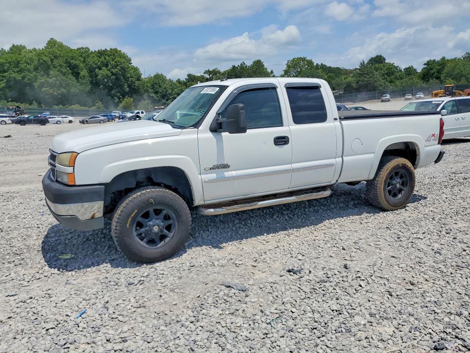 Продаж на аукціоні авто 2005 Chevrolet Silverado, vin: 1GCHK29G85E174580, номер лоту: 61821896