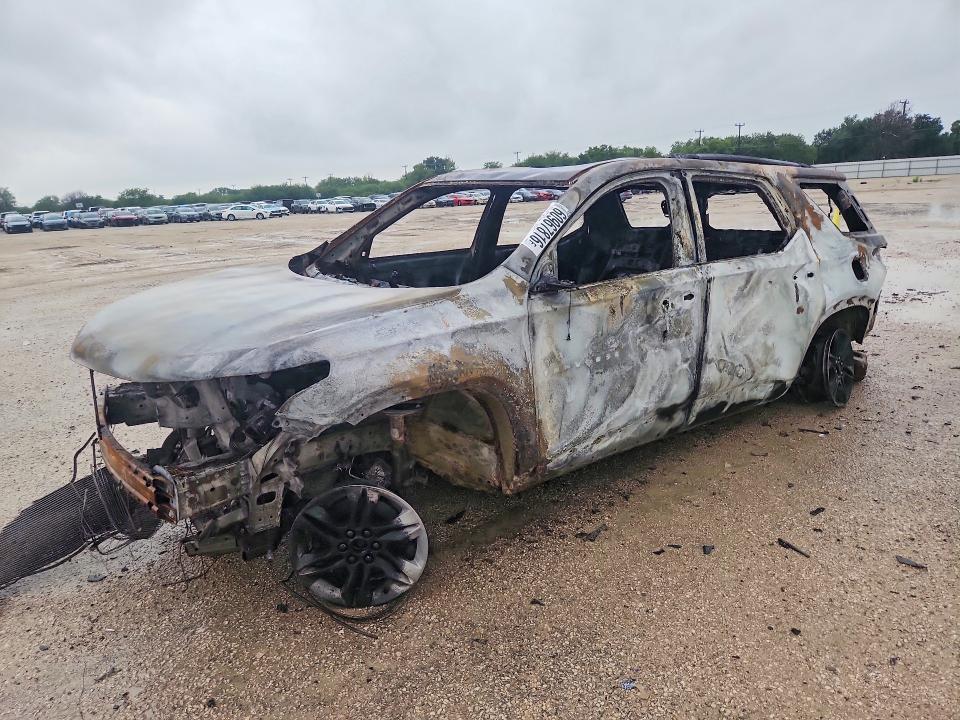 60967816 :رقم المزاد ، 1GNERFKW0NJ143569 vin ، 2022 Chevrolet Traverse مزاد بيع