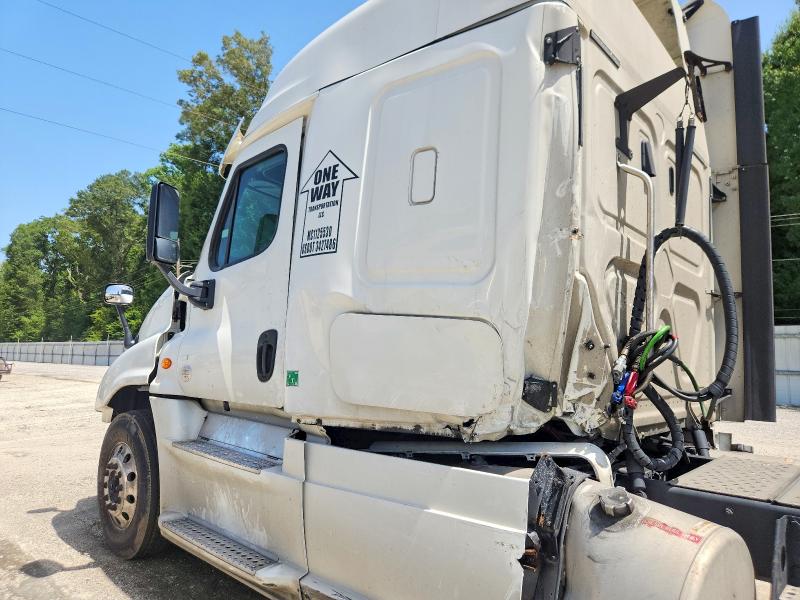 59141896 :رقم المزاد ، 1FUJGLDRXJLJY4477 vin ، 2018 Freightliner Cascadia 125 مزاد بيع