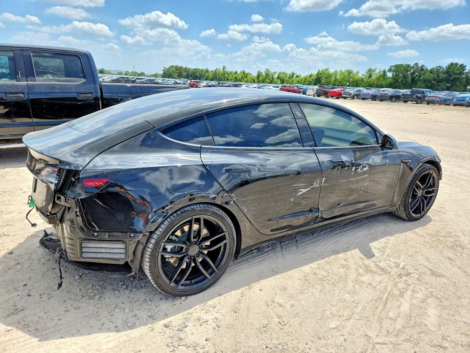 62604856 :رقم المزاد ، 5YJ3E1EA0MF143740 vin ، 2021 Tesla Model 3 مزاد بيع