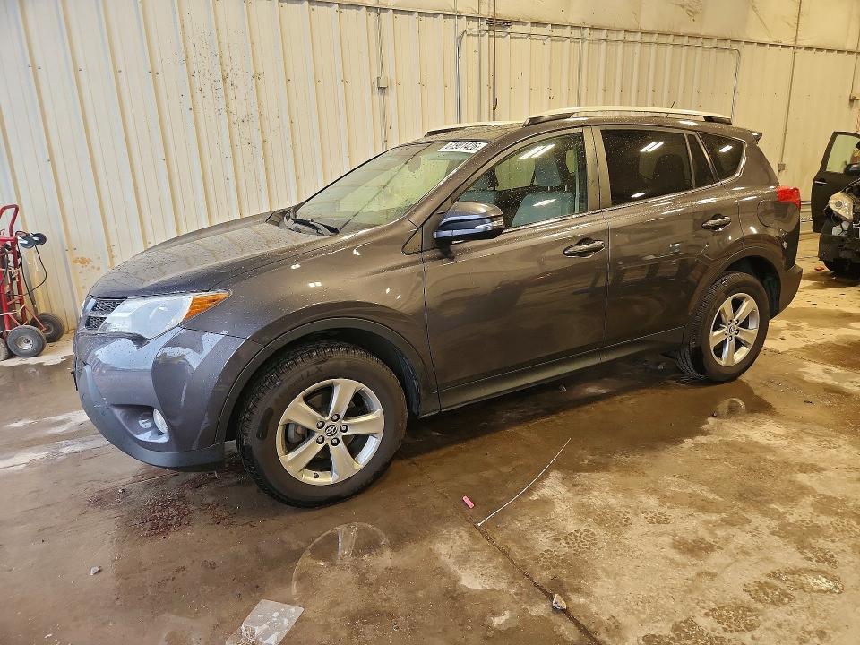 Продажа на аукционе авто 2015 Toyota Rav4, vin: JTMRFREV9FJ021608, номер лота: 61901426