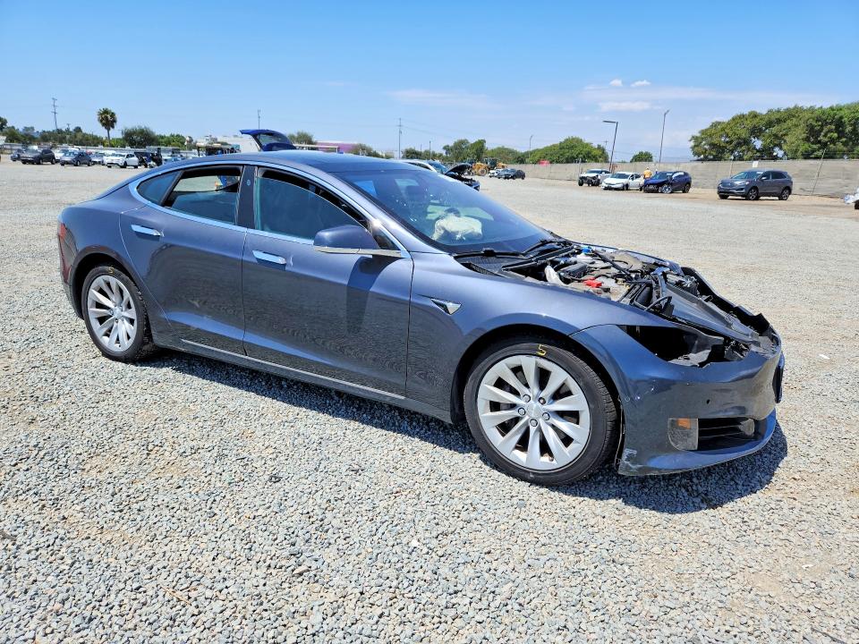 Продаж на аукціоні авто 2016 Tesla Model S, vin: 5YJSA1E17GF170526, номер лоту: 61187016