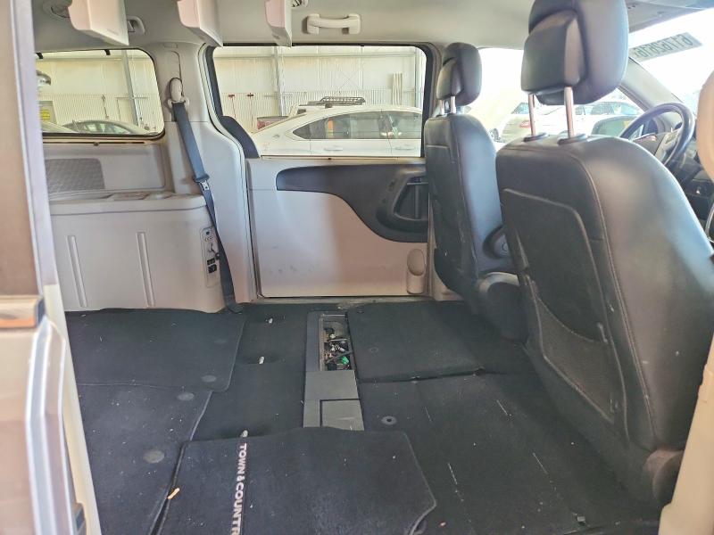 61762616 :رقم المزاد ، 2C4RC1CG0FR646585 vin ، 2015 Chrysler Town & Country مزاد بيع