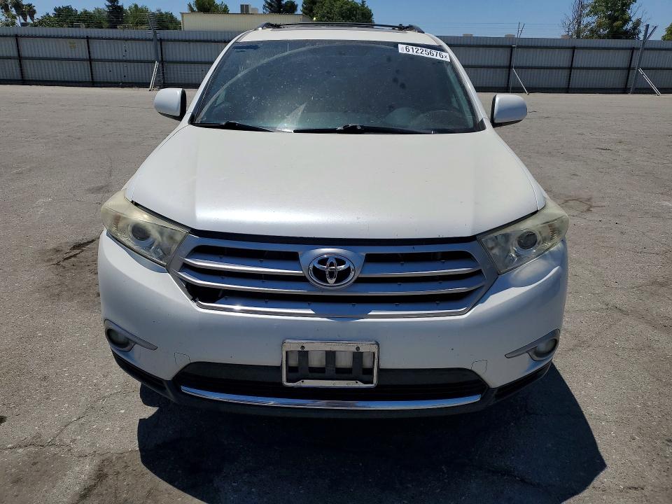 2011 Toyota Highlander მანქანა იყიდება აუქციონზე, vin: 5TDZK3EH6BS045591, აუქციონის ნომერი: 61225676