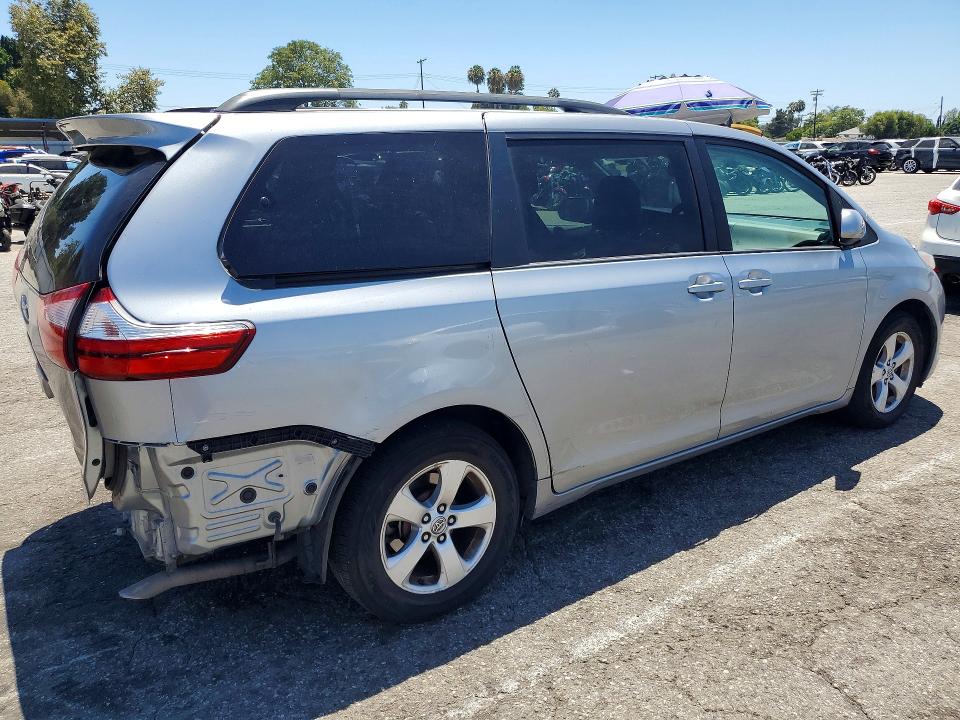 2017 Toyota Sienna მანქანა იყიდება აუქციონზე, vin: 5TDKZ3DC4HS836245, აუქციონის ნომერი: 61557026
