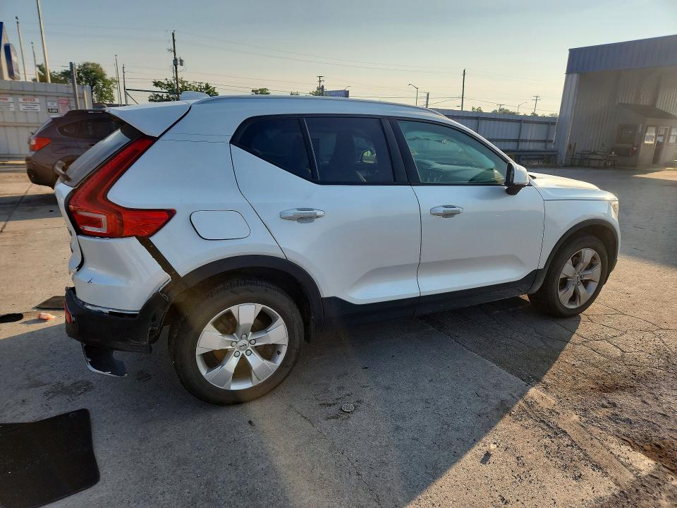 62627636 :رقم المزاد ، YV4162UK8M2507262 vin ، 2021 Volvo Xc40 مزاد بيع