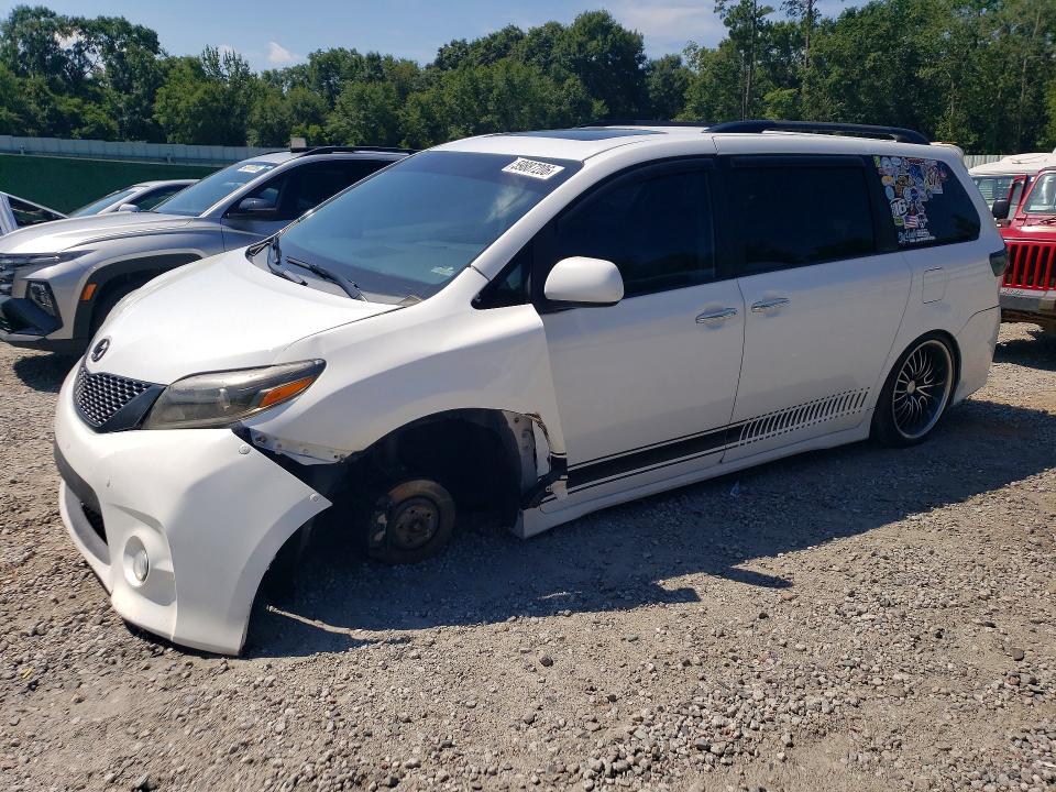 2015 Toyota Sienna მანქანა იყიდება აუქციონზე, vin: 5TDXK3DCXFS592706, აუქციონის ნომერი: 59887206