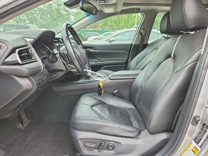 61686676 :رقم المزاد ، 4T1B61HK2KU746119 vin ، 2019 Toyota Camry مزاد بيع