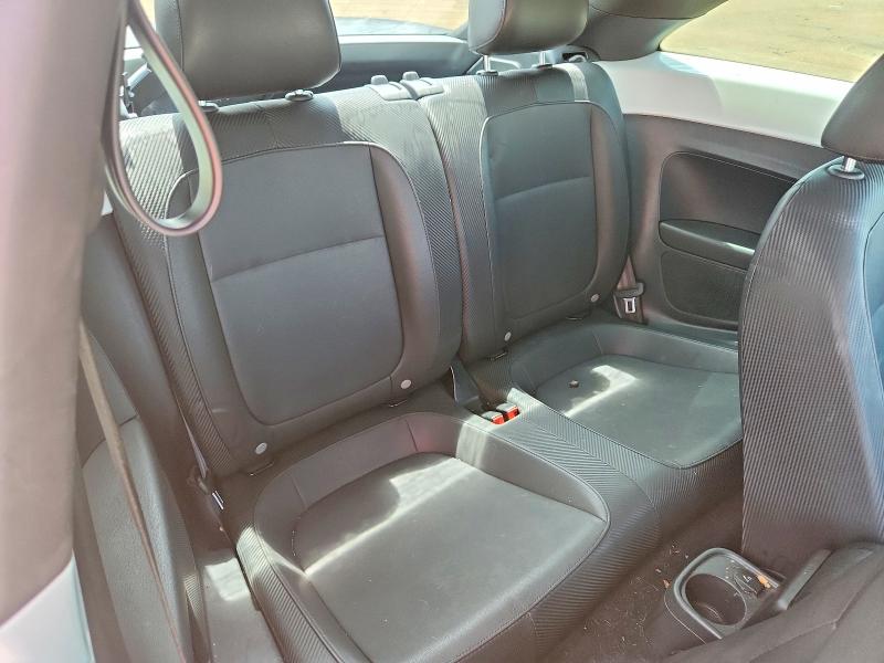Продажа на аукционе авто 2018 Volkswagen Beetle, vin: 3VWJD7AT4JM710556, номер лота: 59984766