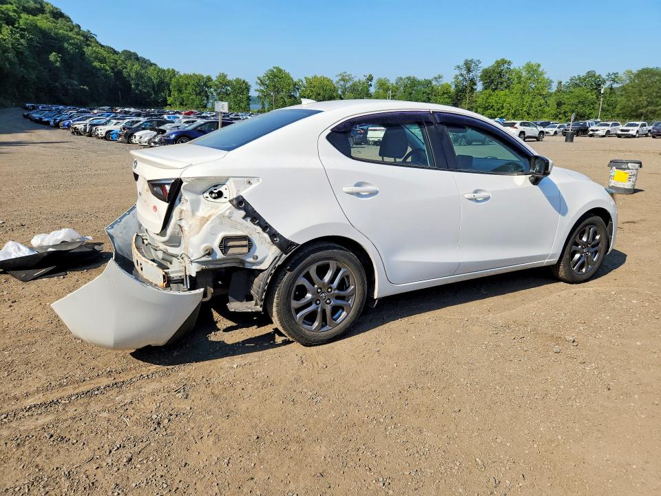2019 Toyota Yaris მანქანა იყიდება აუქციონზე, vin: 3MYDLBYV6KY520590, აუქციონის ნომერი: 60816236
