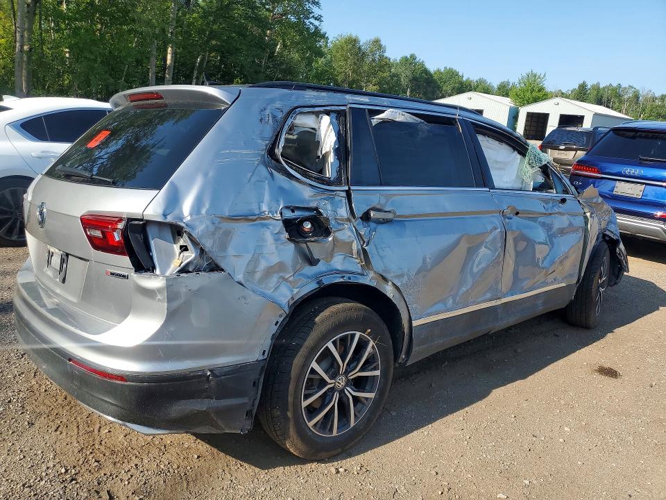 61377296 :رقم المزاد ، 3VV2B7AX4MM122775 vin ، 2021 Volkswagen Tiguan مزاد بيع