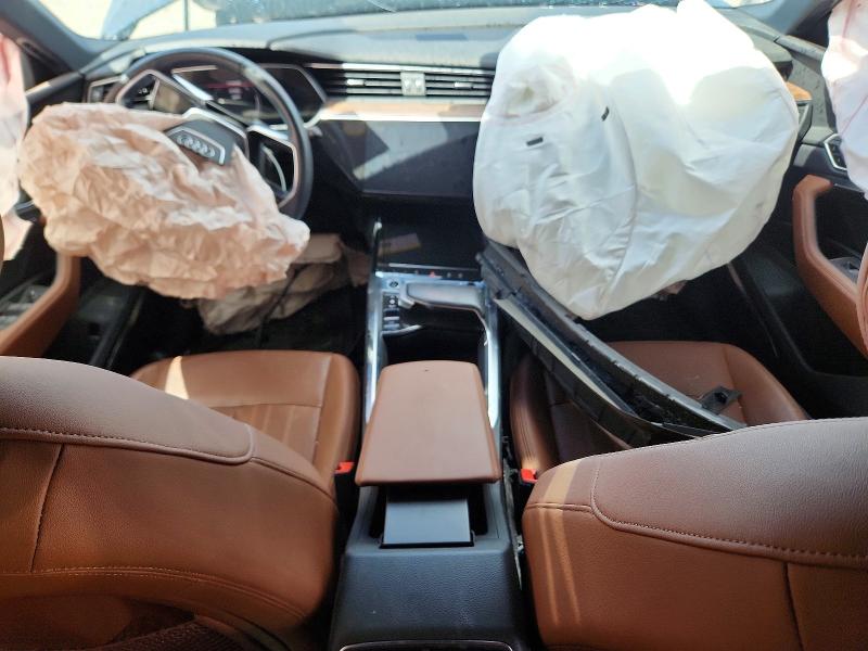 60077326 :رقم المزاد ، WA1LAAGE5NB028707 vin ، 2022 Audi E-tron مزاد بيع