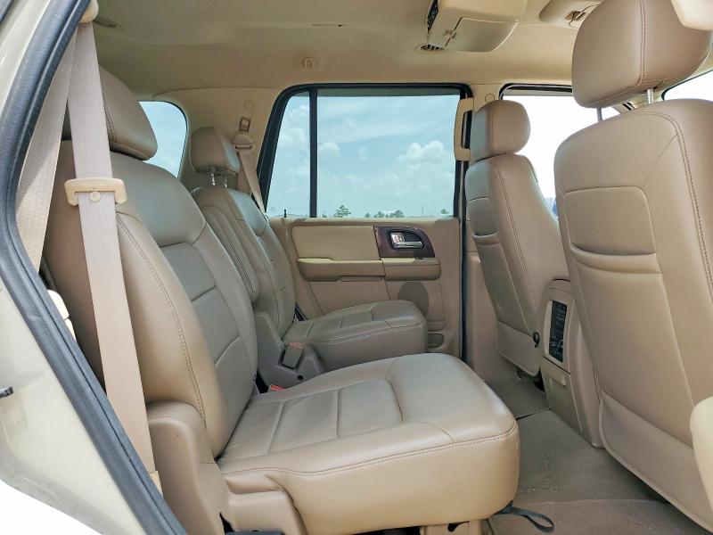 61373156 :رقم المزاد ، 1FMPU19556LA81894 vin ، 2006 Ford Expedition مزاد بيع
