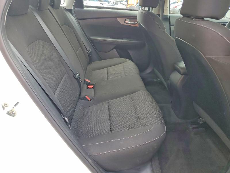 60124376 :رقم المزاد ، 3KPF24AD9KE128499 vin ، 2019 Kia Forte مزاد بيع