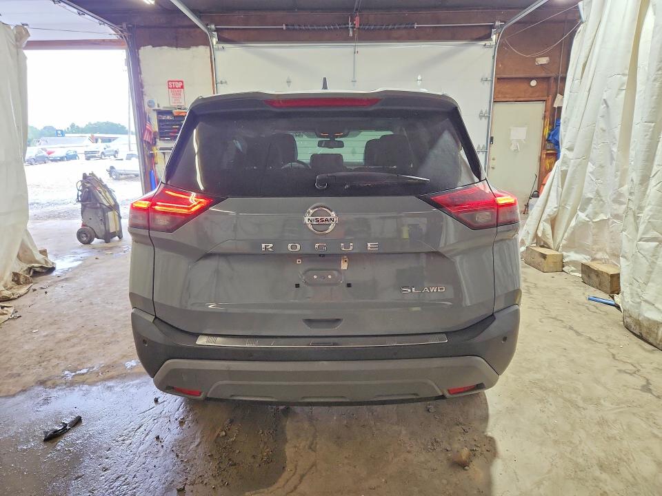 62575156 :رقم المزاد ، 5N1AT3CB6MC673028 vin ، 2021 Nissan Rogue مزاد بيع