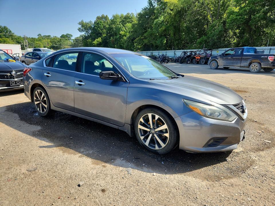 61880426 :رقم المزاد ، 1N4AL3AP1HN359919 vin ، 2017 Nissan Altima مزاد بيع