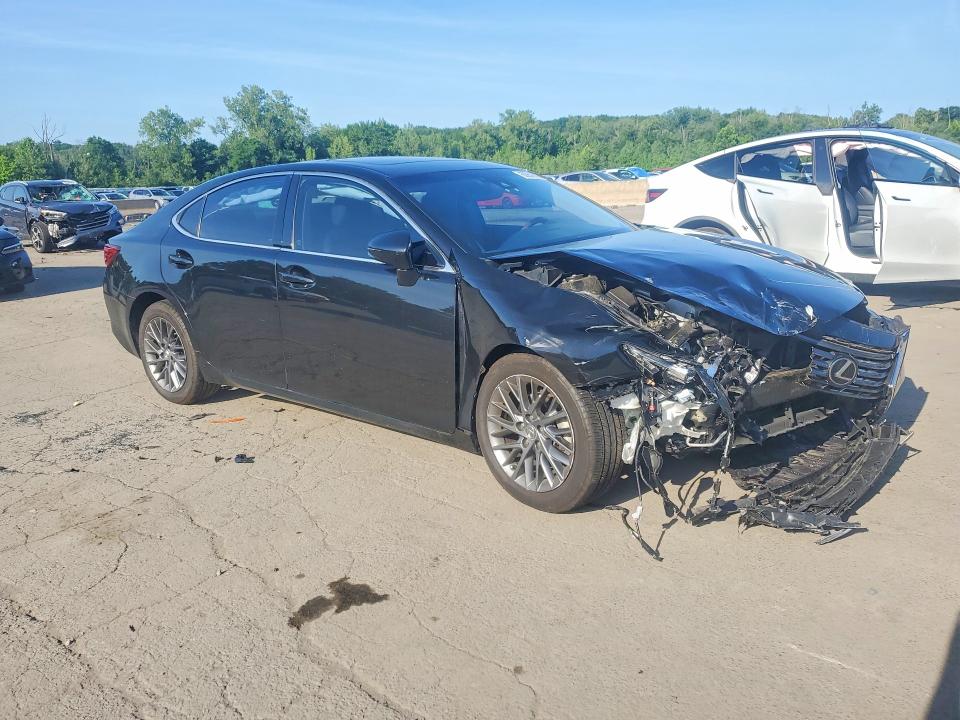 60261816 :رقم المزاد ، 58ABK1GG7JU115852 vin ، 2018 Lexus Es مزاد بيع
