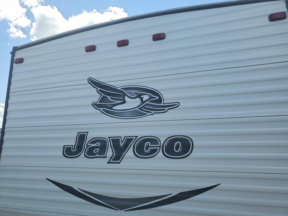 Продажа на аукционе авто 2016 Jayco Jay Jay Flight, vin: 1UJBJ0BN0G17V0145, номер лота: 60641436