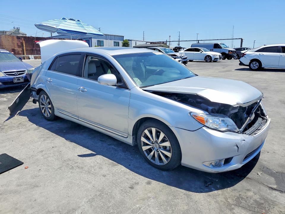 60069316 :رقم المزاد ، 4T1BK3DBXBU379967 vin ، 2011 Toyota Alavon مزاد بيع