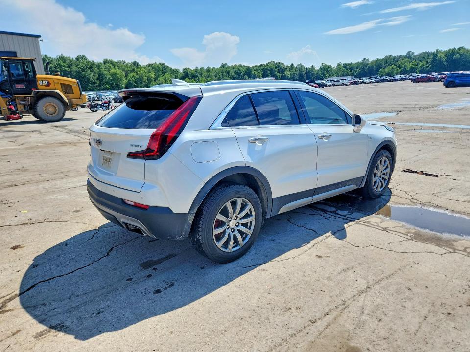 60486146 :رقم المزاد ، 1GYFZDR45LF052944 vin ، 2020 Cadillac Xt4 مزاد بيع