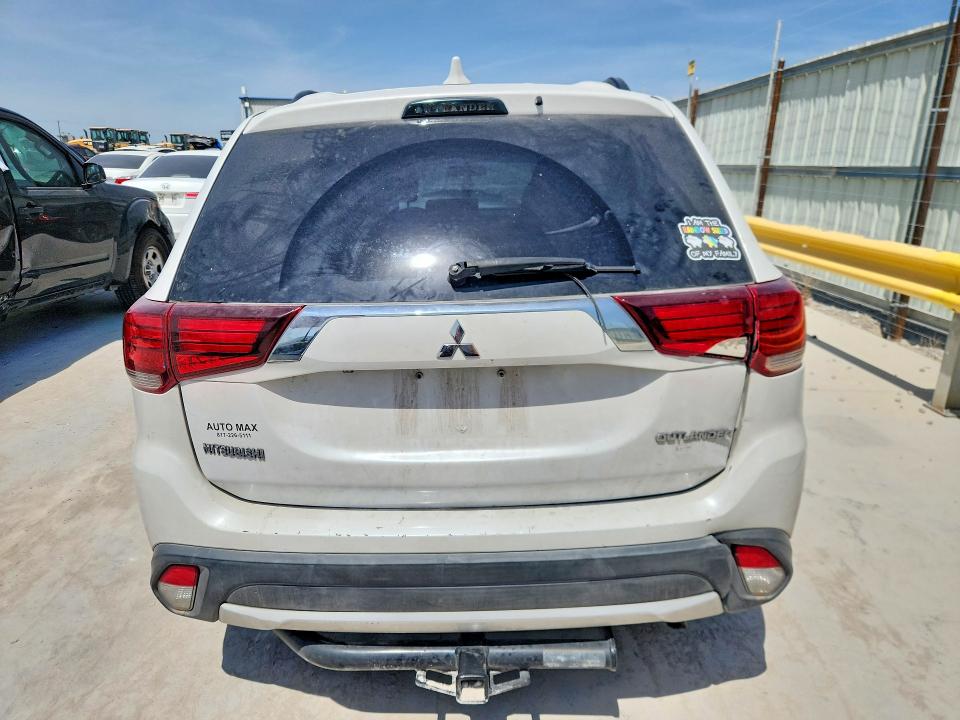 2018 Mitsubishi Outlander მანქანა იყიდება აუქციონზე, vin: JA4AZ3A30JZ006800, აუქციონის ნომერი: 62718346